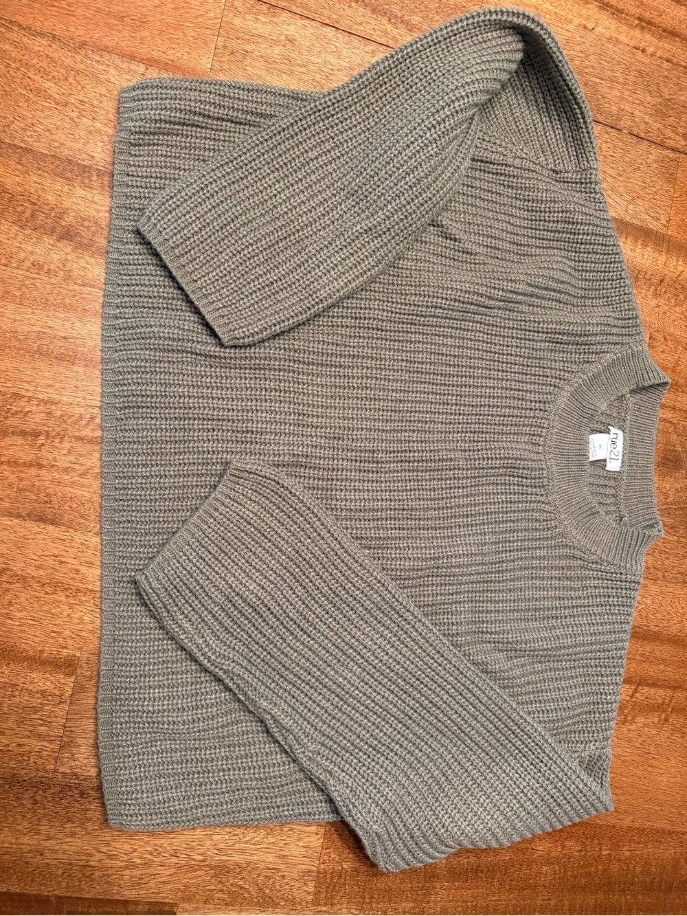 Rue21 Women’s Crewneck Sweater in Heather Gray